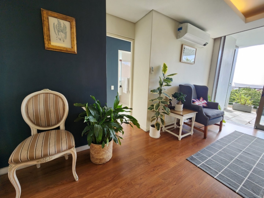 To Let 3 Bedroom Property for Rent in Green Point Western Cape